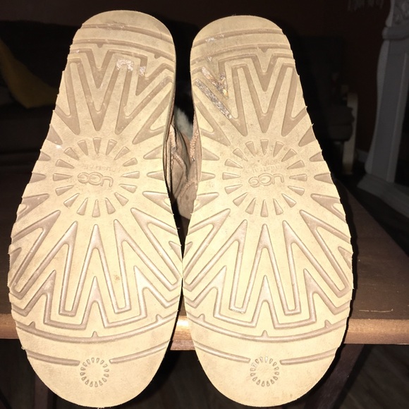 UGG Boots, tan, size 7 - Picture 6 of 8